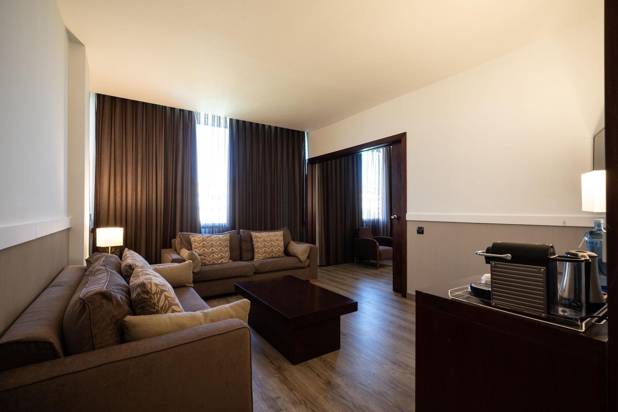Catalonia Gran Hotel Verdi Sabadell Exterior photo