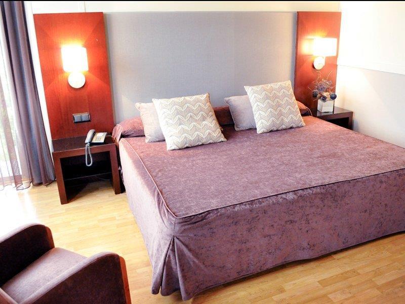 Catalonia Gran Hotel Verdi Sabadell Room photo